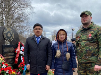 В Ленинградской области установили памятник воинам - казахстанцам 314 стрелковой дивизии